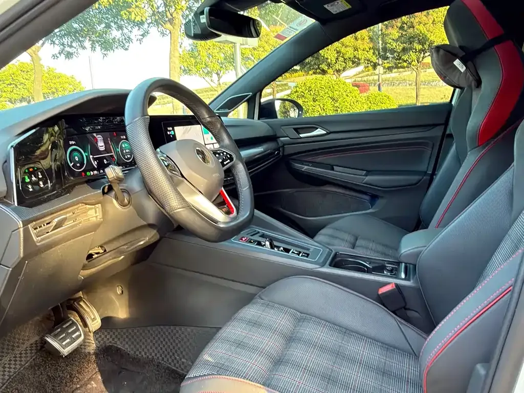 Volkswagen Golf GTI 2023 из CN, фото 9