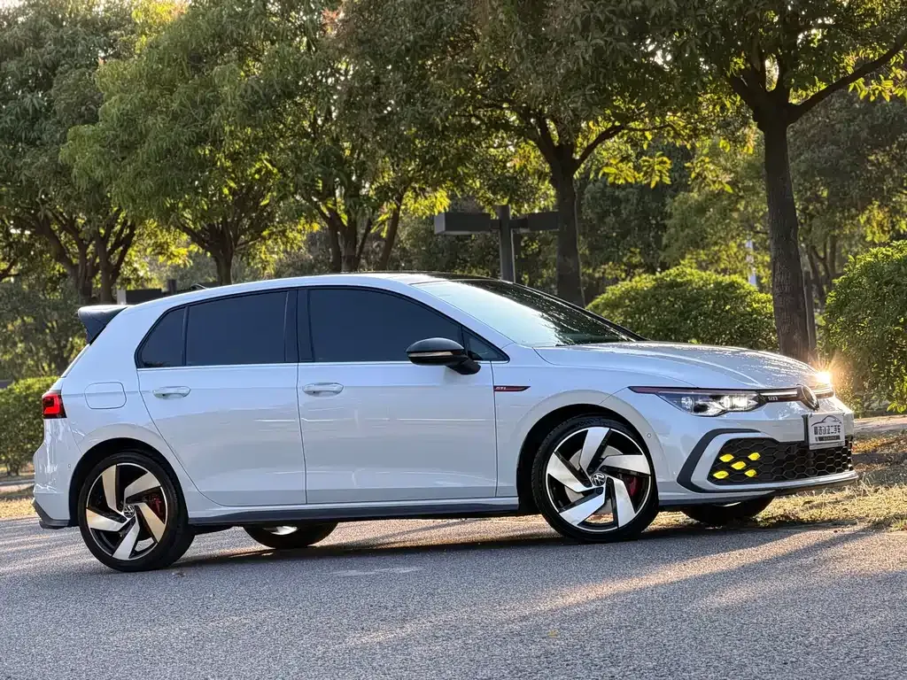 Volkswagen Golf GTI 2023 из CN, фото 10
