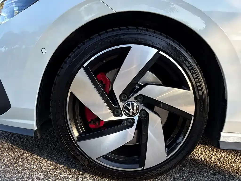Volkswagen Golf GTI 2023 из CN, фото 3