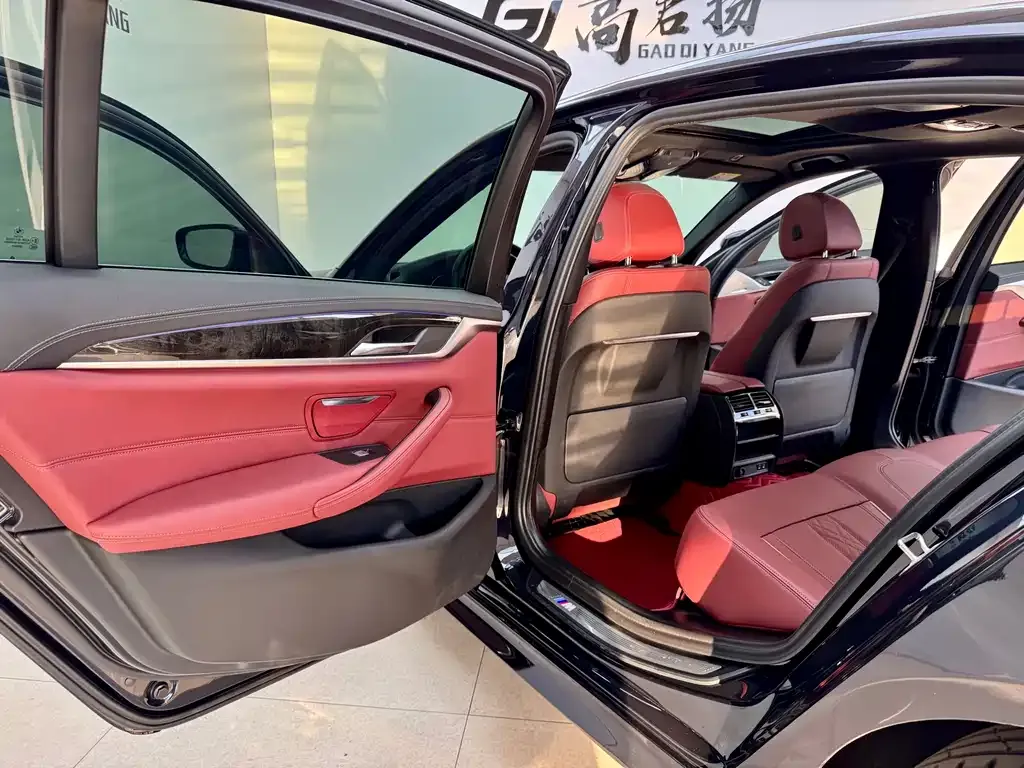 BMW 5 Series 2022 из CN, фото 6