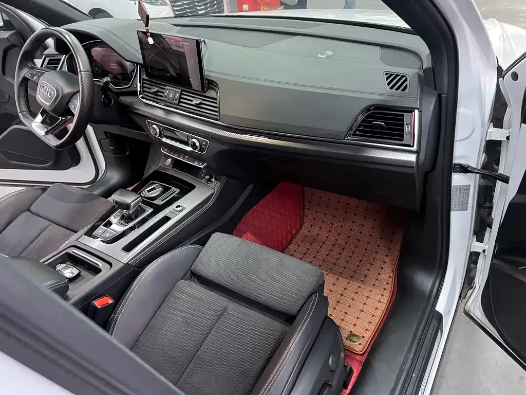 Audi Q5L Sportback 2022 из CN, фото 5