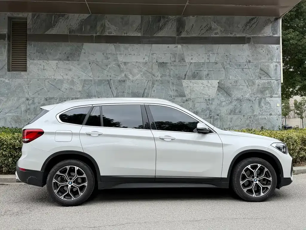 BMW X1 — фото 10