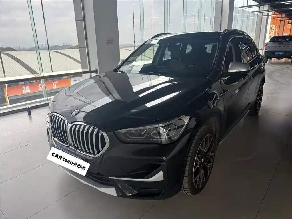 BMW X1 — фото 1