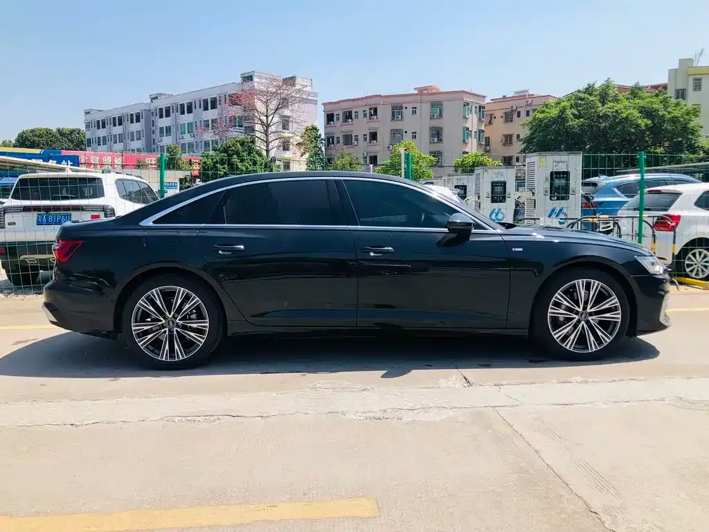 Audi A6L 2023 из CN, фото 9