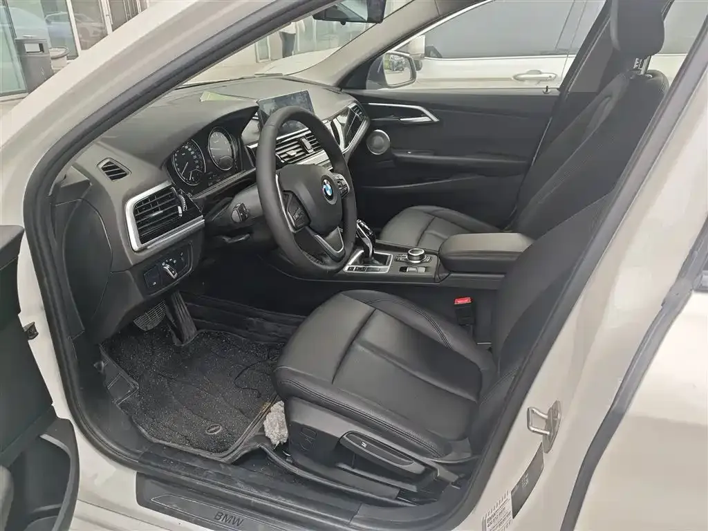 BMW 1 Series 2021 из CN, фото 3