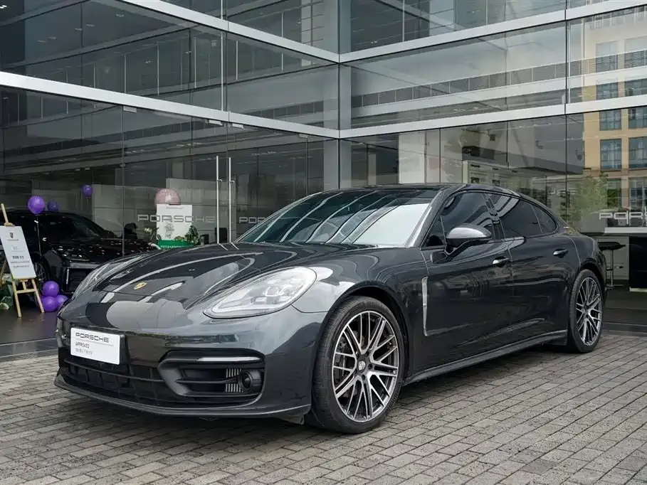 Porsche Panamera — фото 1