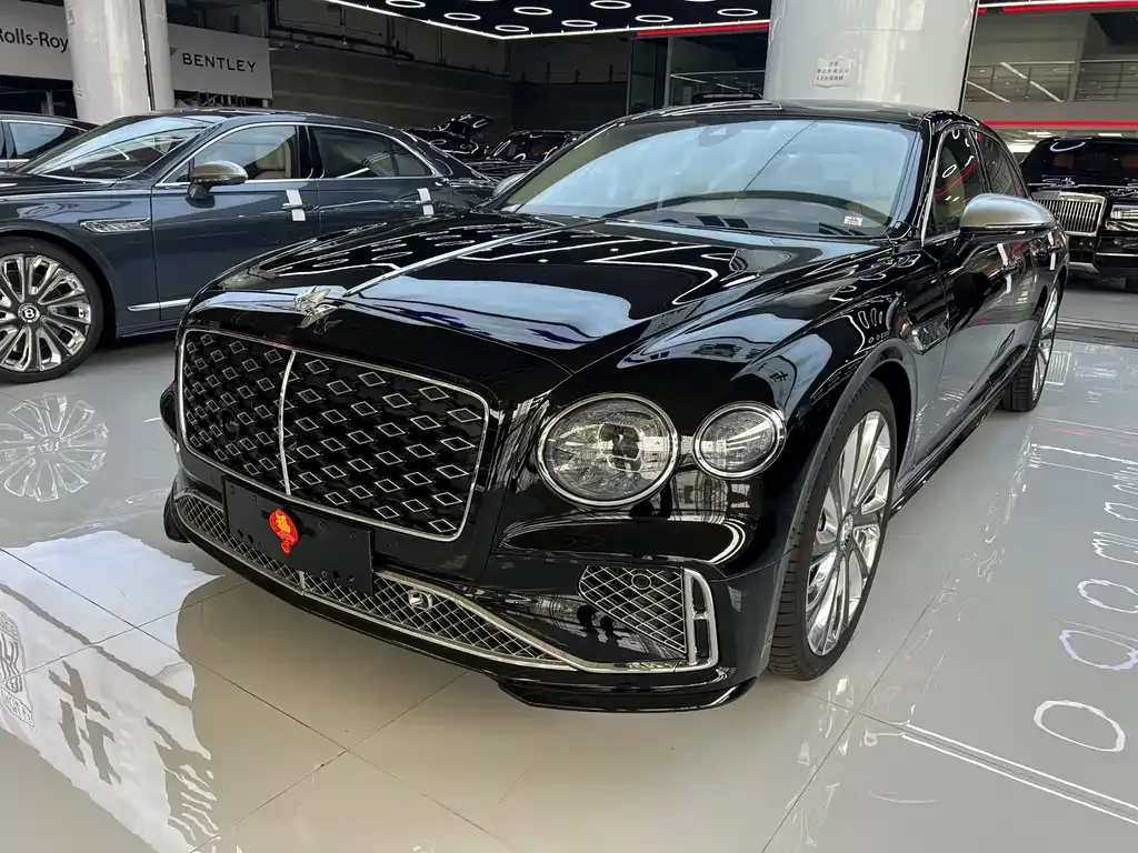 Bentley Flying Spur — фото 1