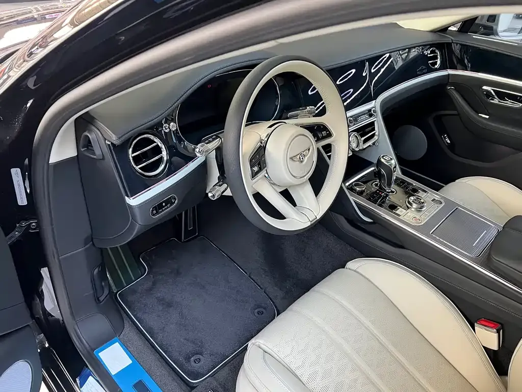 Bentley Flying Spur — фото 7