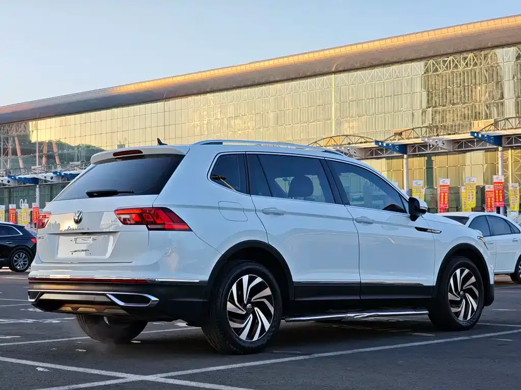 Volkswagen Tiguan L 2022 из CN, фото 9