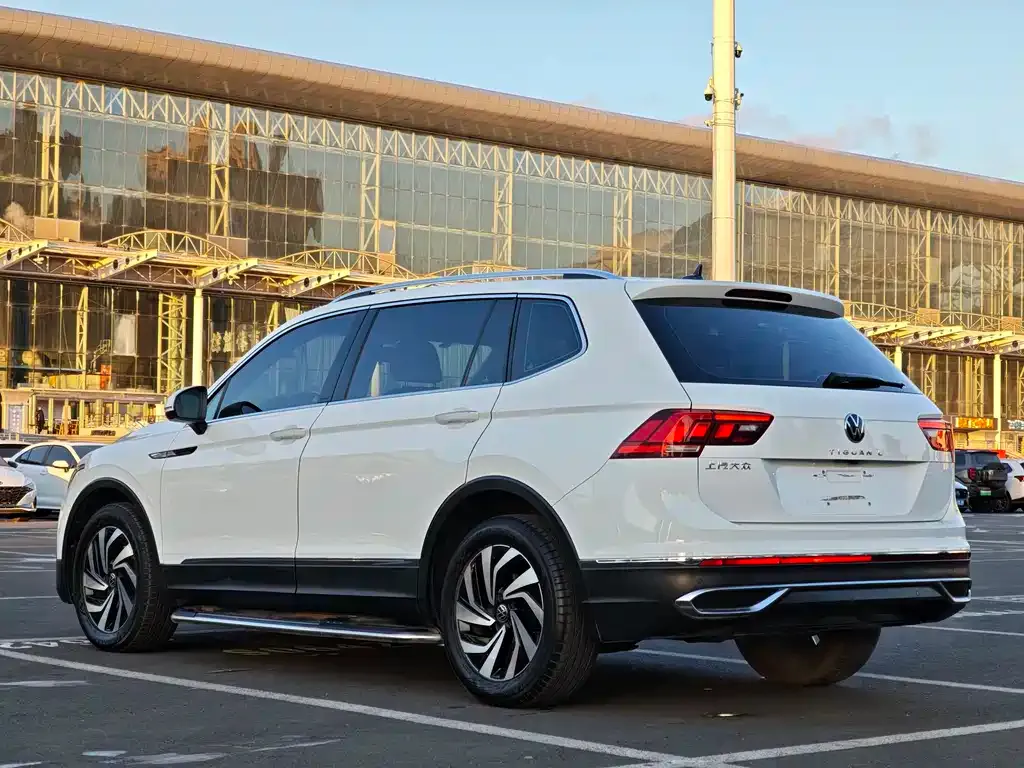 Volkswagen Tiguan L 2022 из CN, фото 3