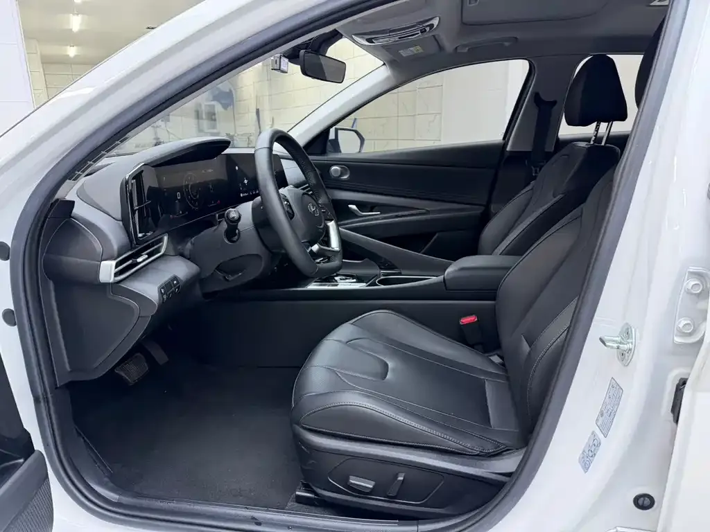 Hyundai Elantra 2021 из CN, фото 5