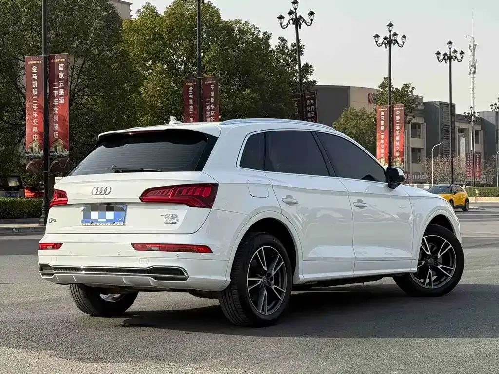 Audi Q5L — фото 4