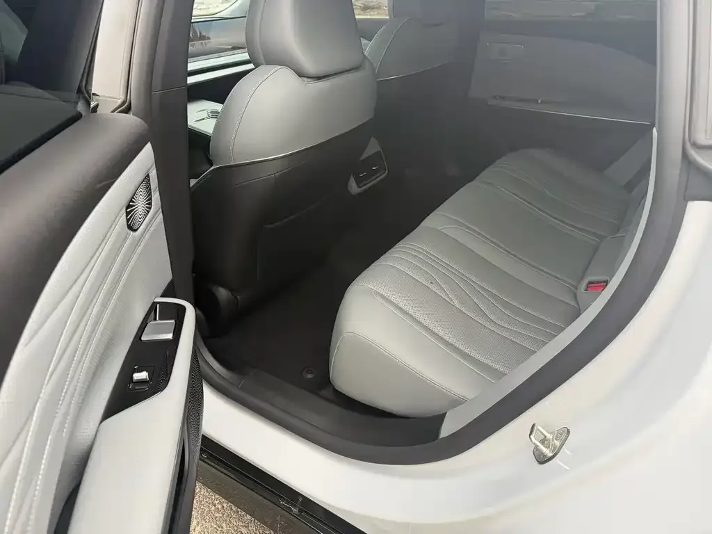 Geely Galaxy E8 2024 из CN, фото 2