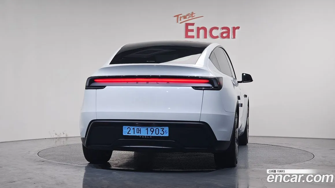 Tesla Model Y 2025 из KR, фото 2