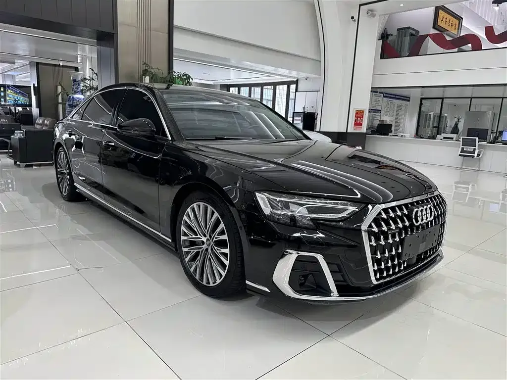 Audi A8 — фото 6