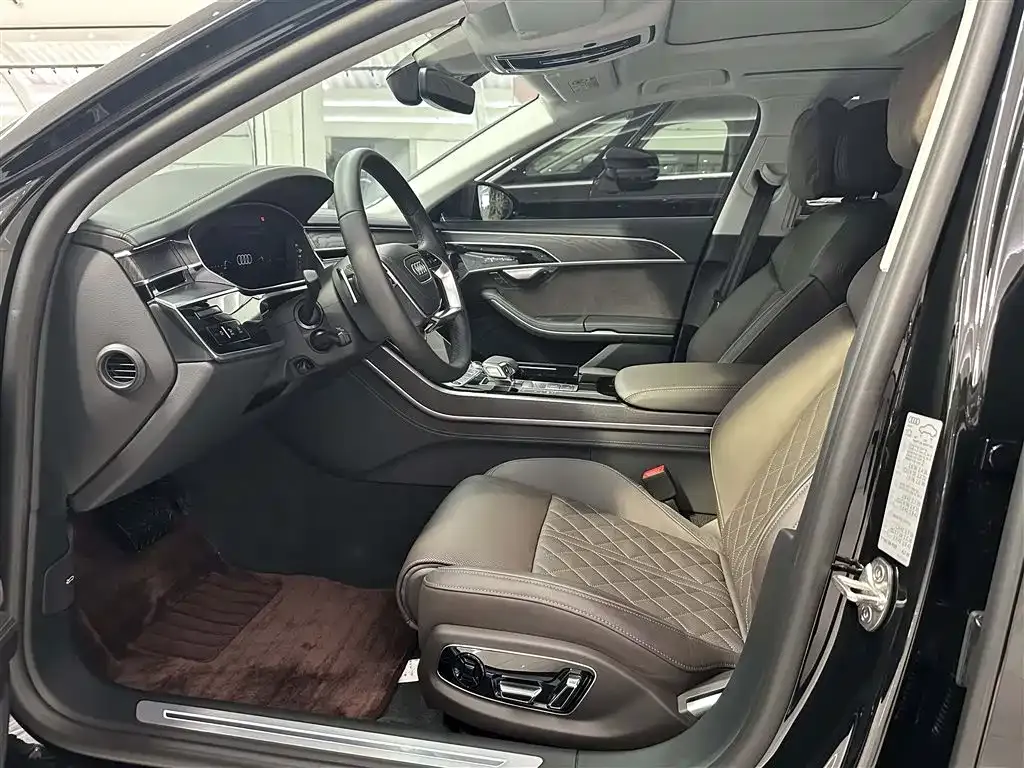 Audi A8 — фото 4