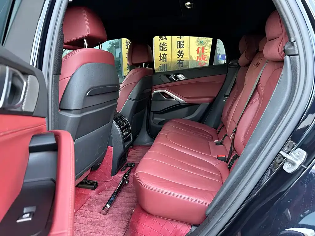 BMW X6 2023 из CN, фото 2