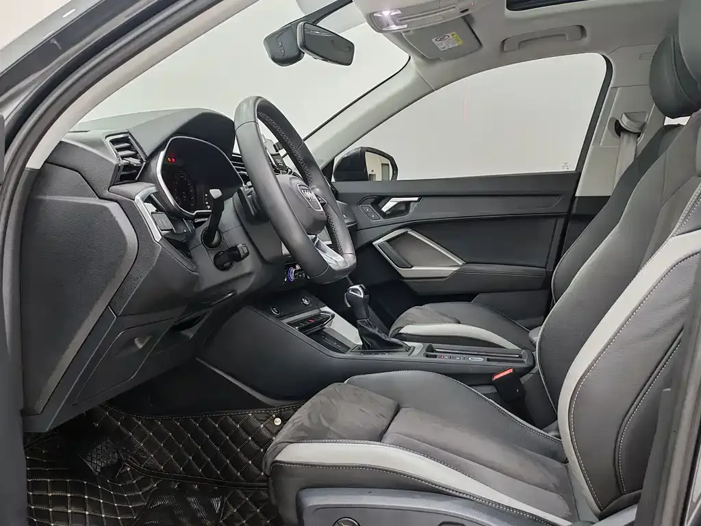 Audi Q3 2023 из CN, фото 10