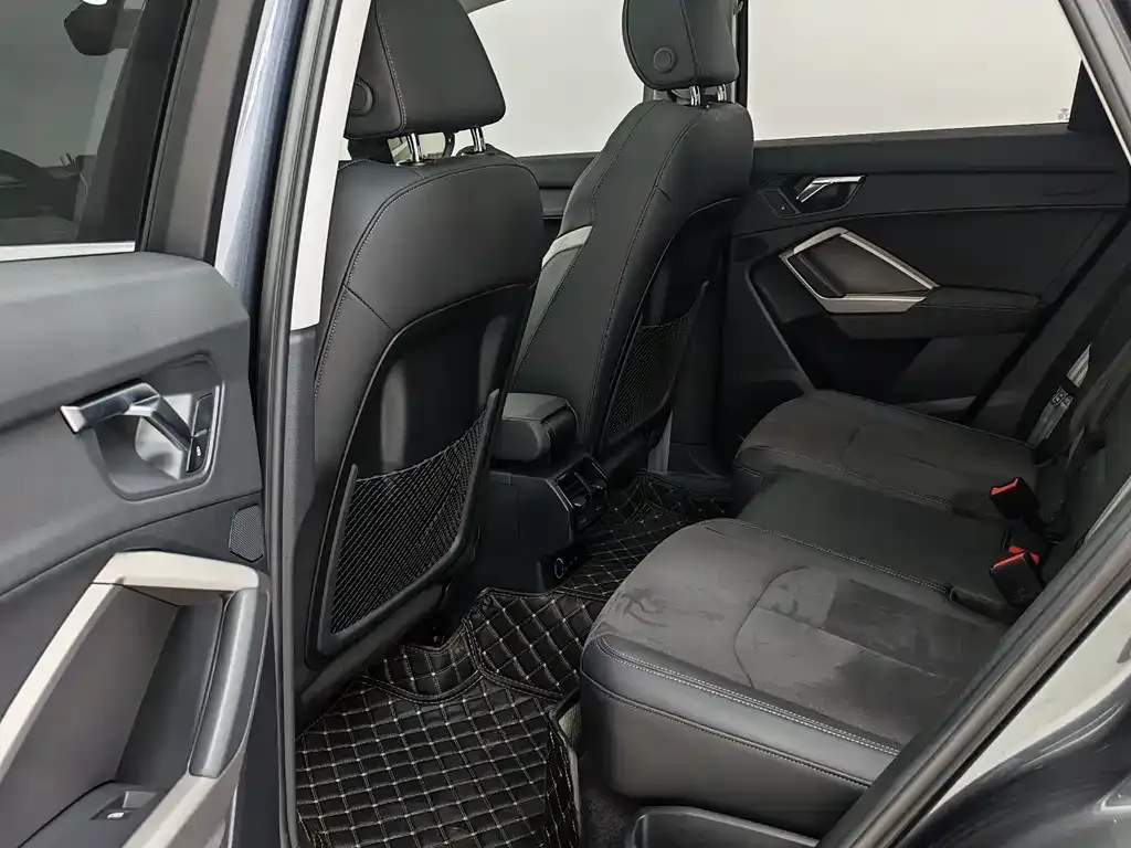 Audi Q3 2023 из CN, фото 4