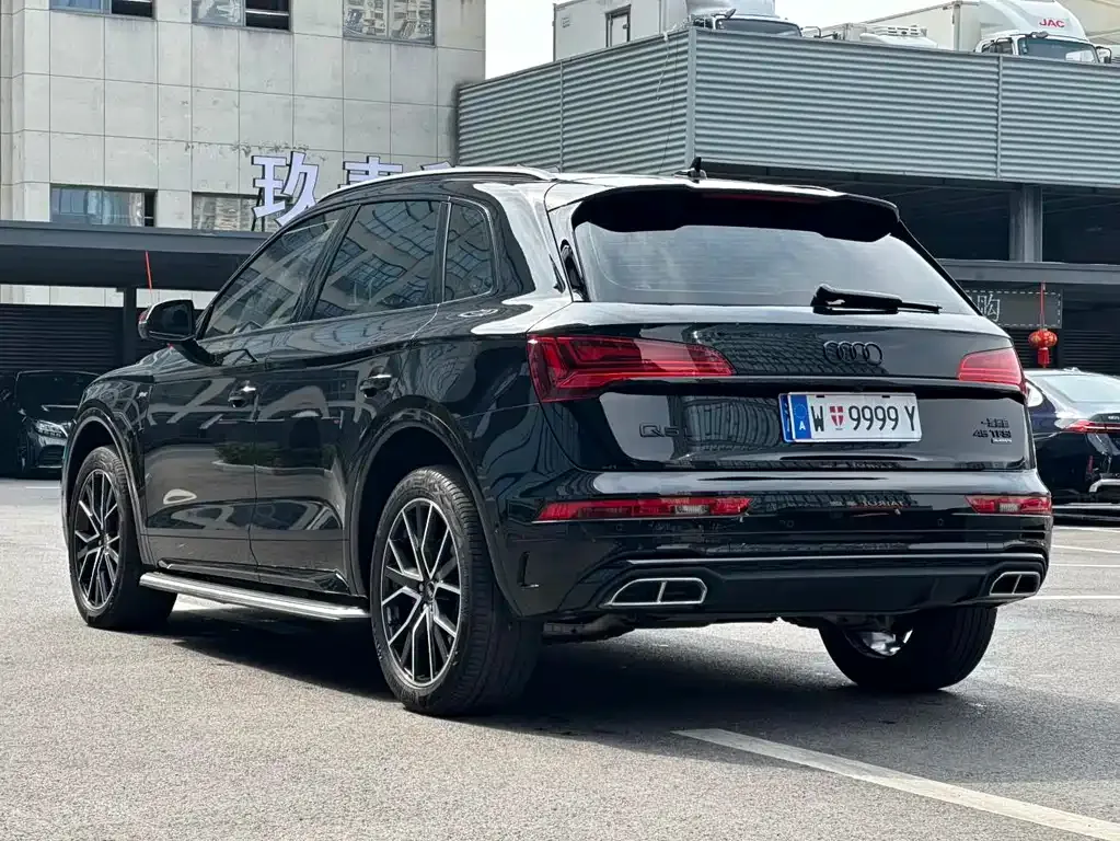 Audi Q5L — фото 4