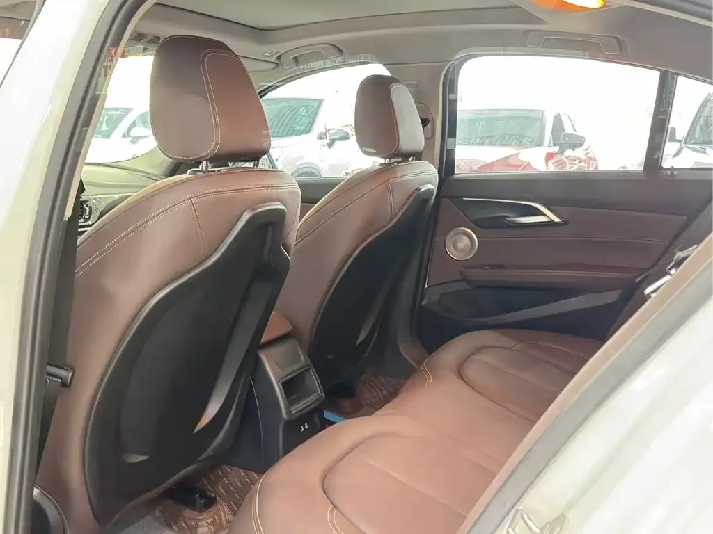BMW 1 Series 2022 из CN, фото 6