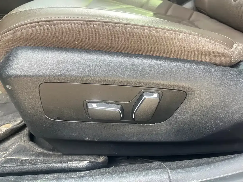 BMW 5 Series — фото 10