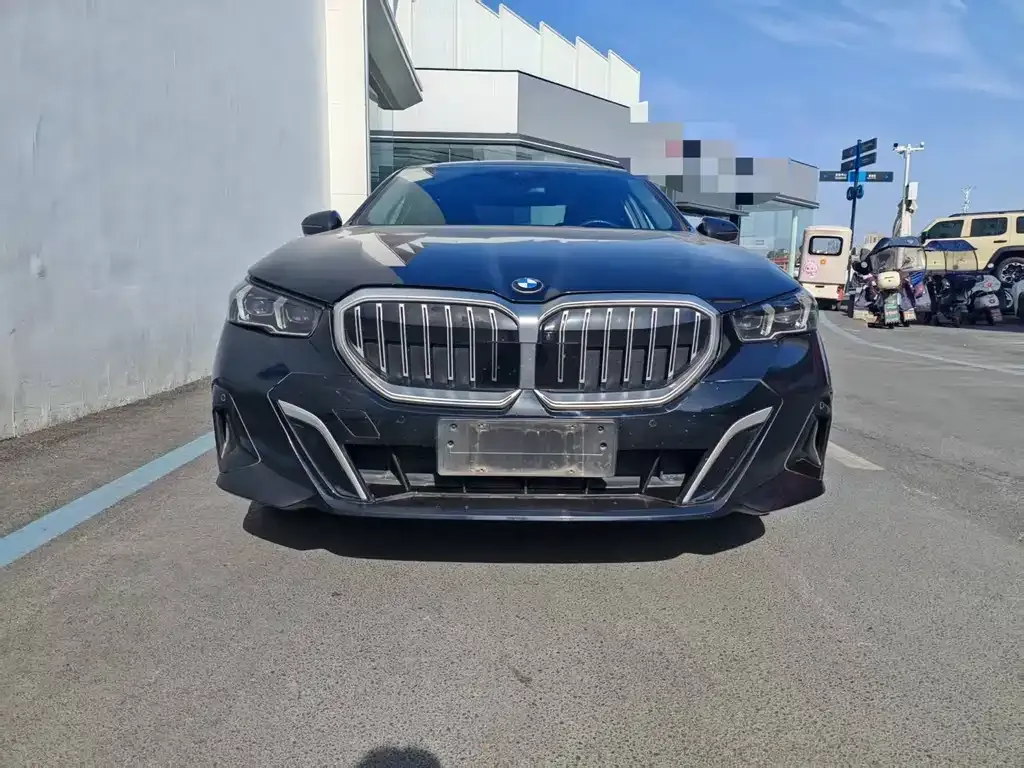 BMW 5 Series — фото 2