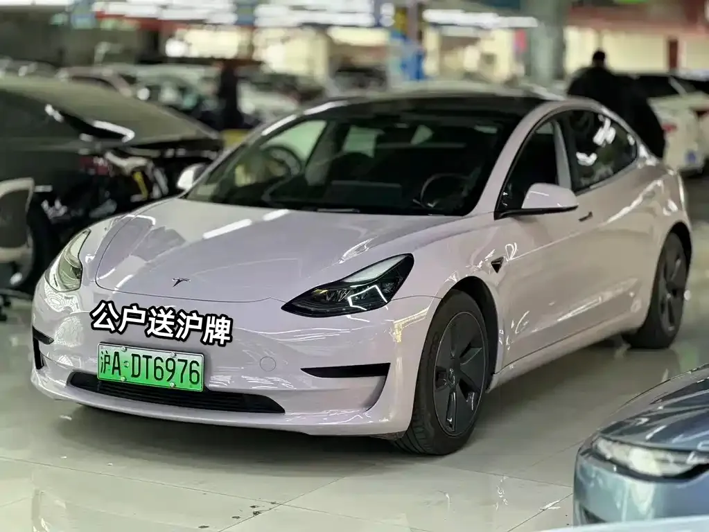 Tesla Model 3 — фото 1