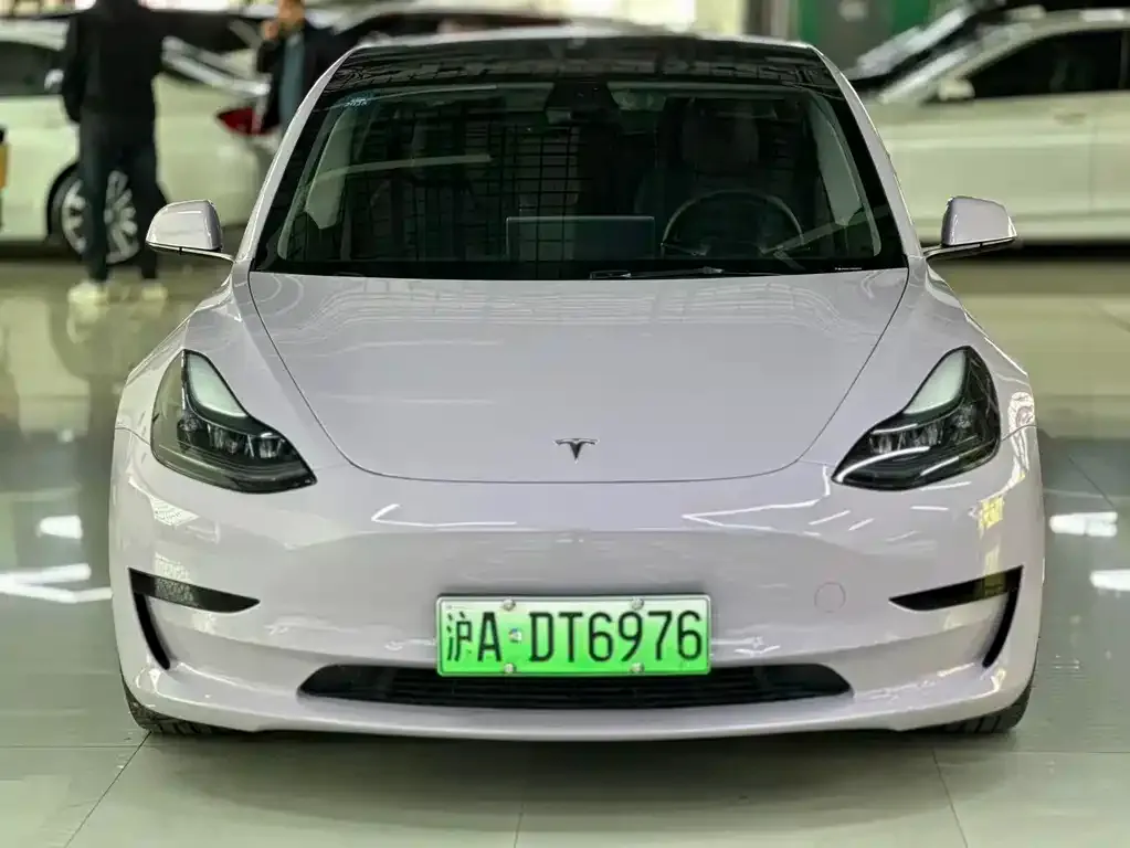 Tesla Model 3 — фото 2