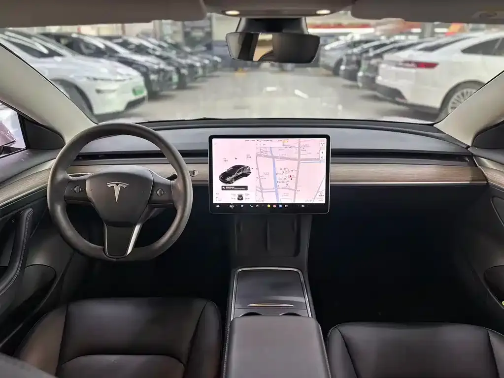 Tesla Model 3 — фото 6