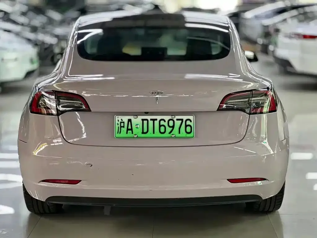 Tesla Model 3 — фото 3