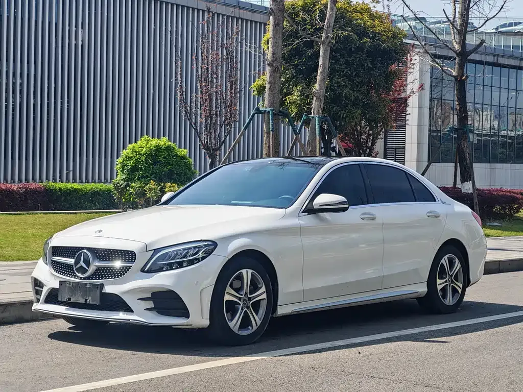Mercedes-Benz C-Class — фото 1