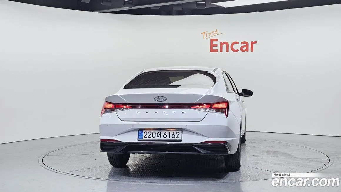 Hyundai AVANTE 2022 из KR, фото 2
