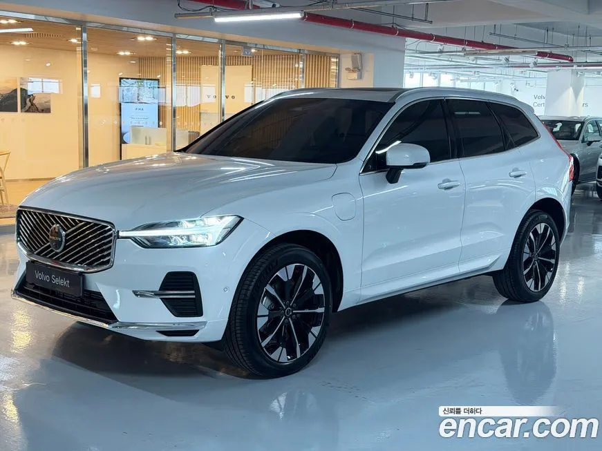 Volvo XC60 — фото 1