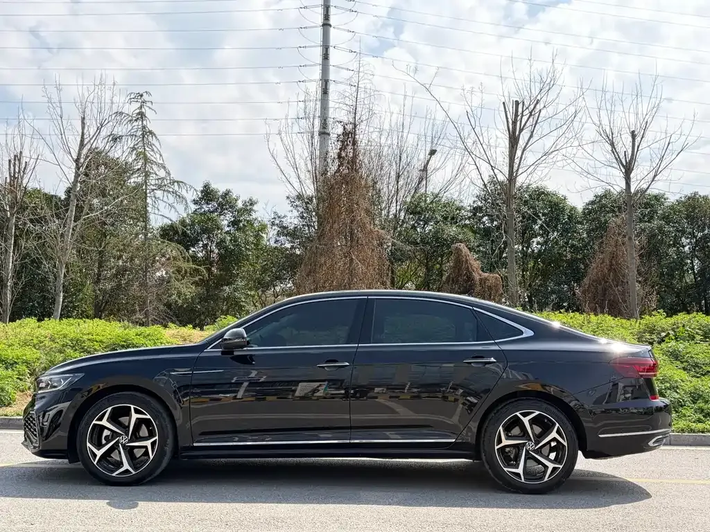 Volkswagen Passat — фото 7