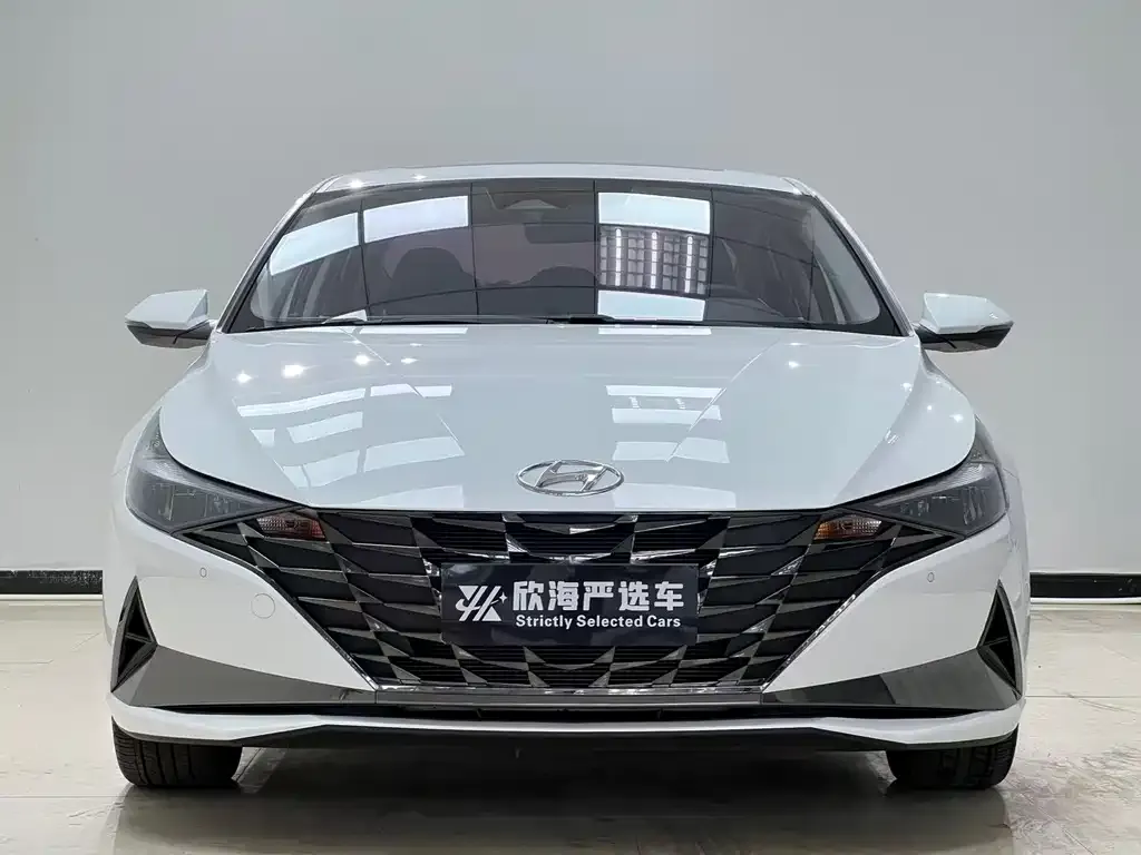 Hyundai Elantra — фото 2
