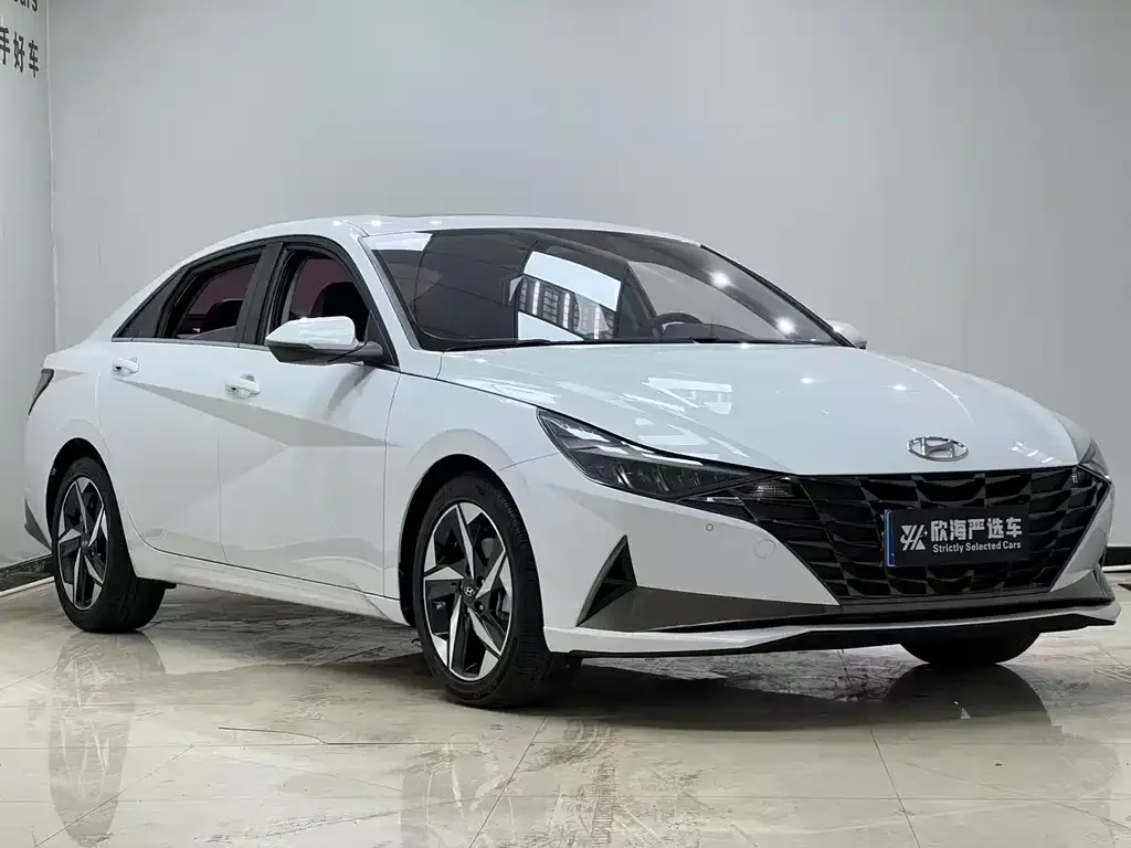 Hyundai Elantra — фото 9