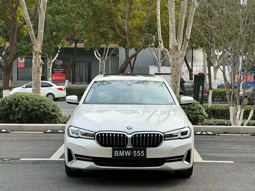 BMW 5 Series — фото 9
