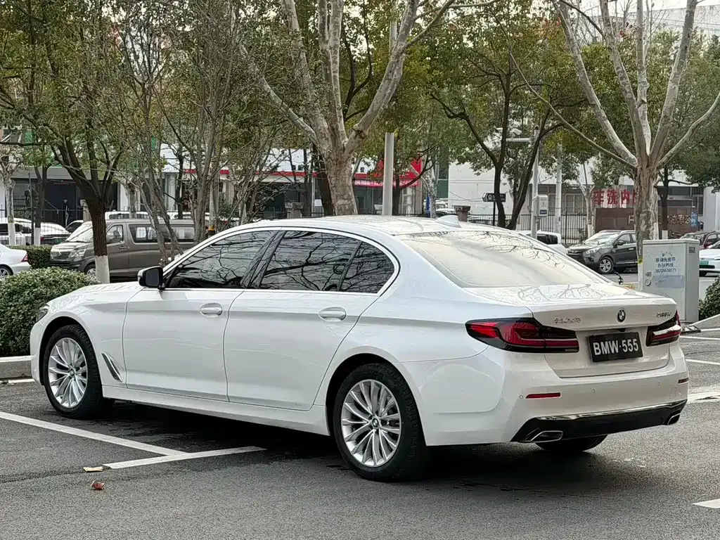 BMW 5 Series — фото 10