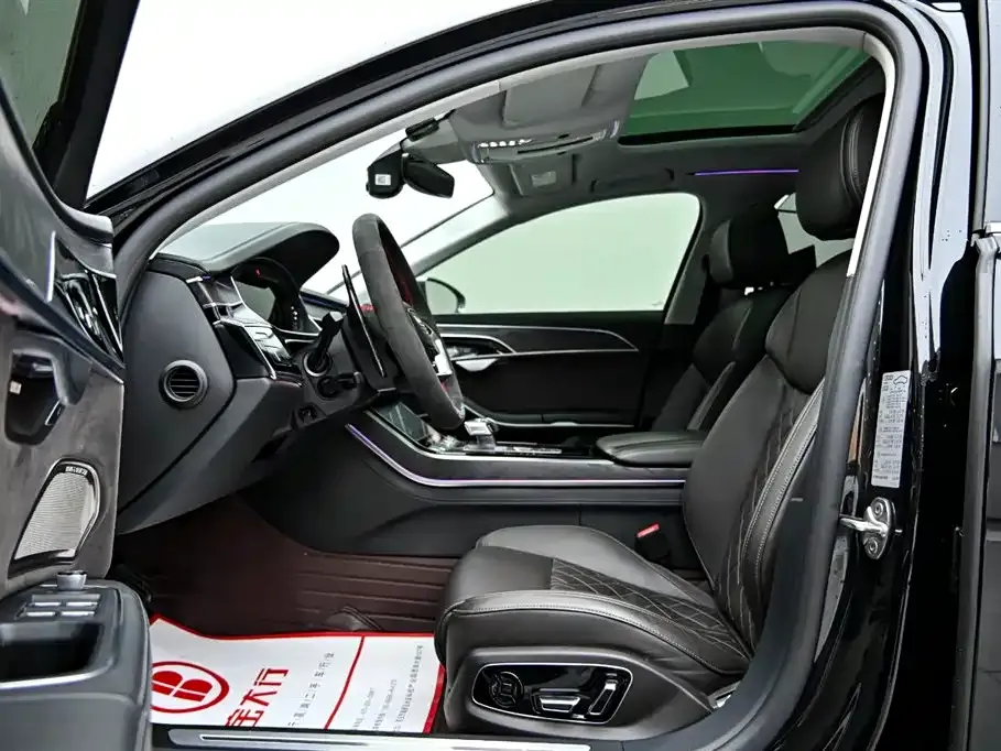 Audi A8 2023 из CN, фото 10