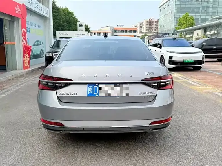Skoda Superb — фото 3