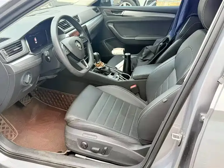 Skoda Superb — фото 7