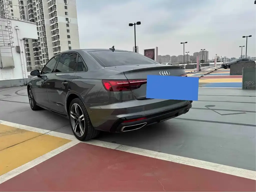 Audi A4L 2022 из CN, фото 8