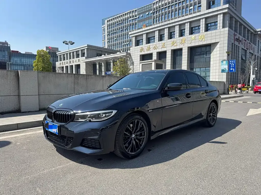 BMW 3 Series — фото 1