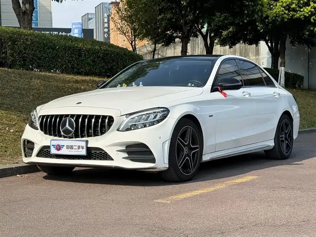 Mercedes-Benz C-Class — фото 1