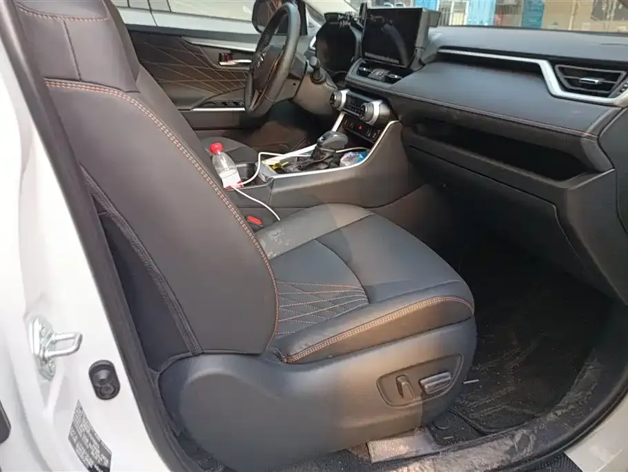 Toyota RAV4 2025 из CN, фото 6