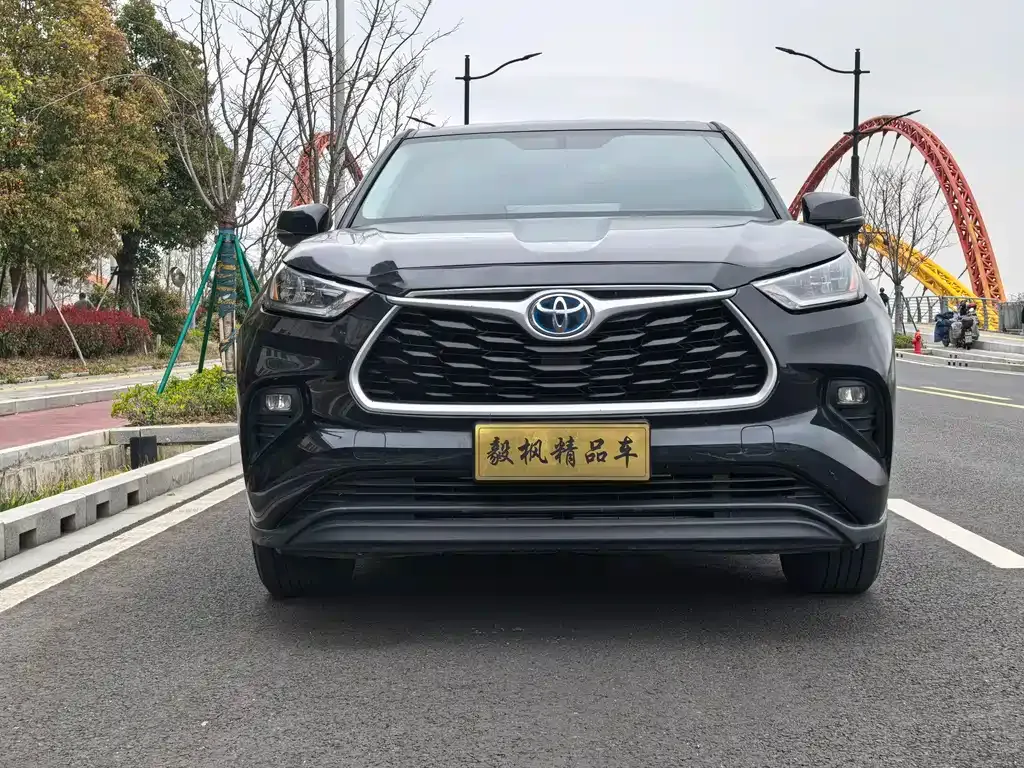 Toyota Highlander — фото 2