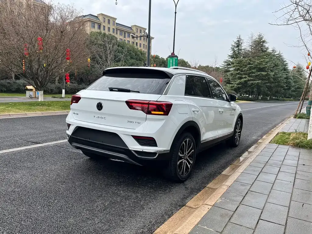 Volkswagen T-Roc 2023 из CN, фото 3