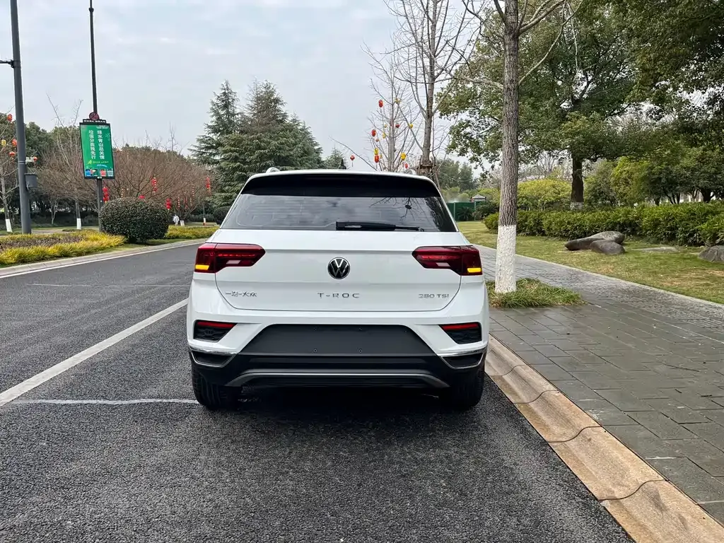 Volkswagen T-Roc 2023 из CN, фото 2