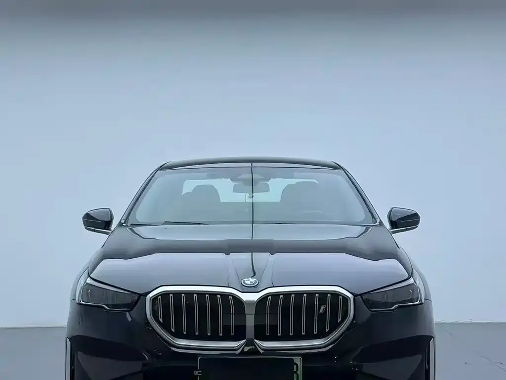BMW i5 — фото 8